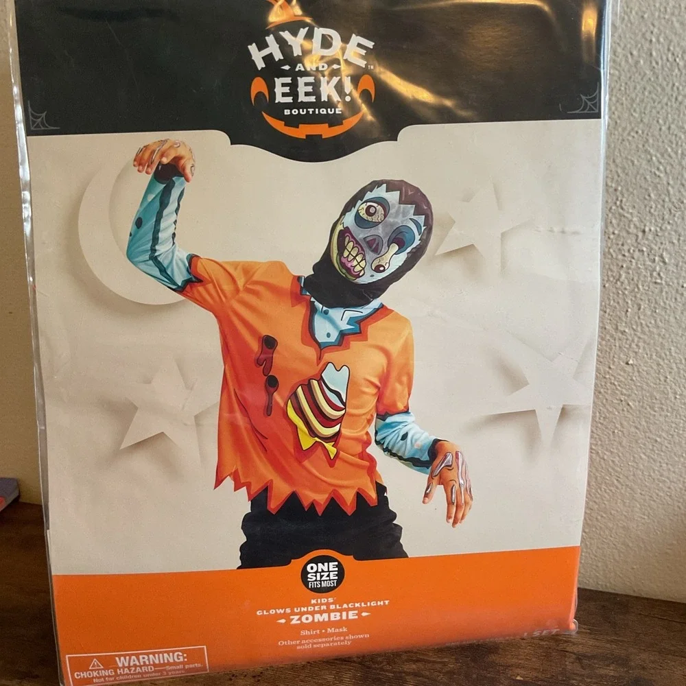 NEW Zombie Halloween‎ Costume Child OSFM Glows Under Blacklight Shirt/Mask